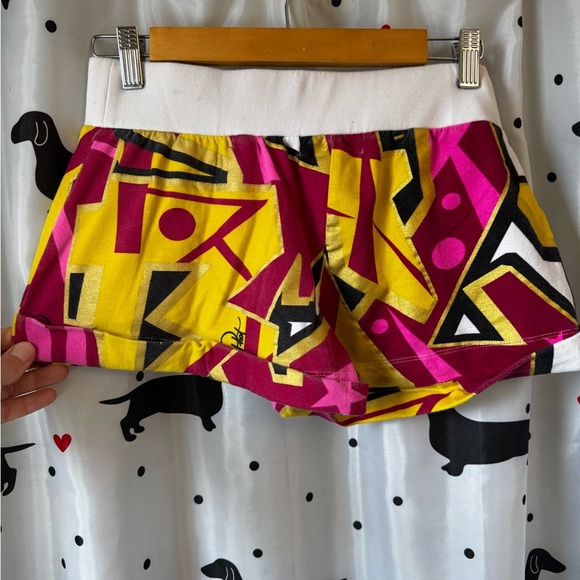 Chic Baby Phat shorts - Picture 2 of 3